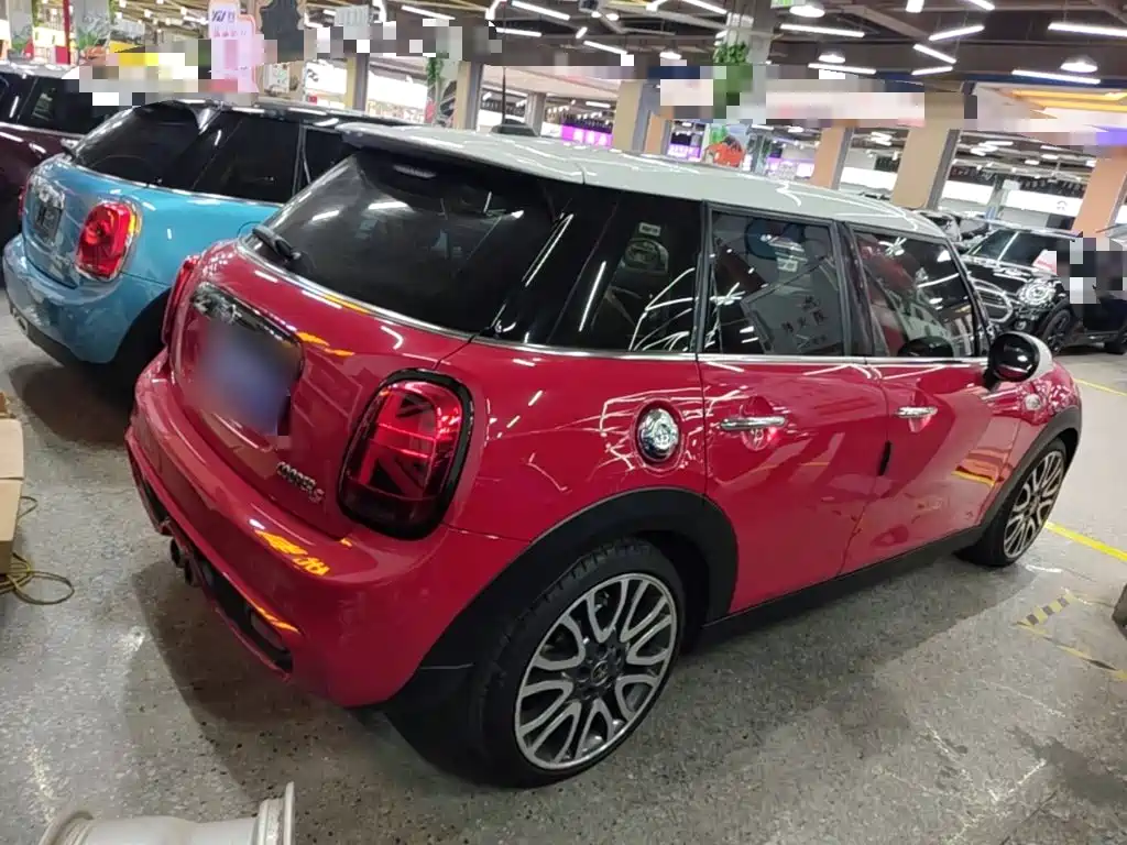 MINI MINI 2020