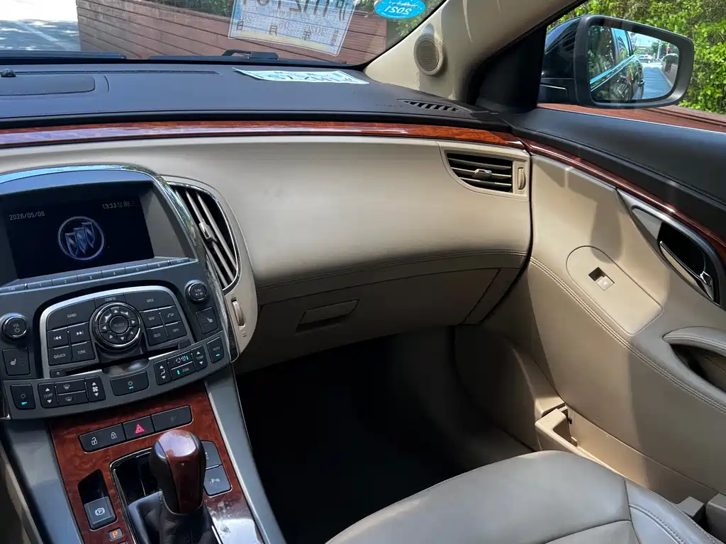 Buick LaCrosse 2011 — фото 9