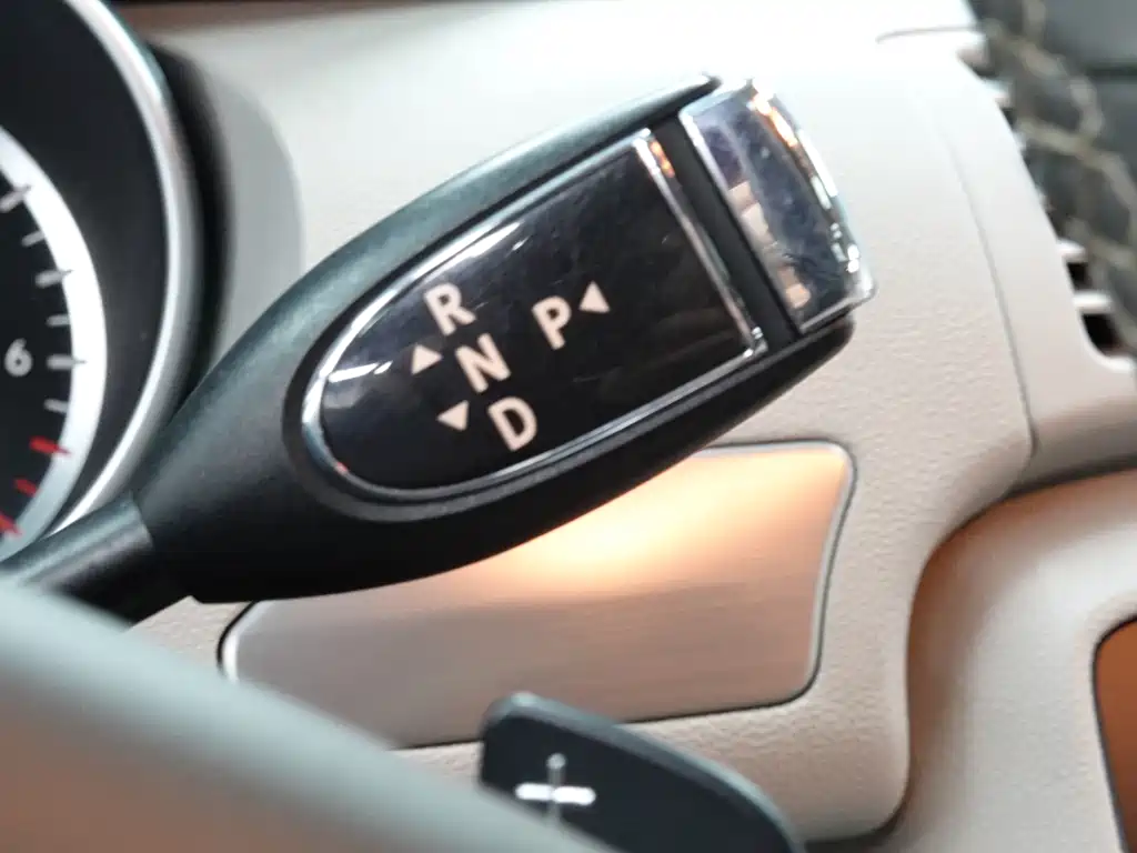 Mercedes-Benz R-Class 2015 — фото 18