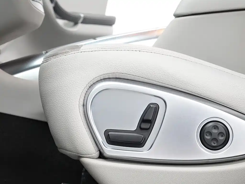 Mercedes-Benz R-Class 2015 — фото 23
