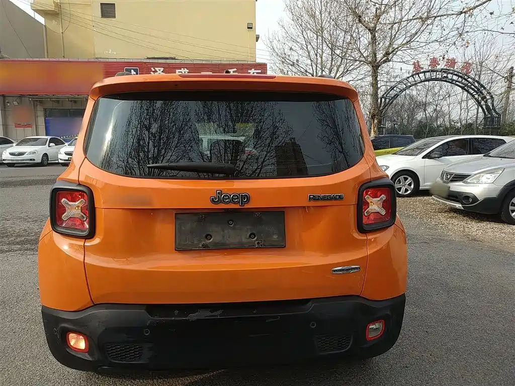 Jeep Renegade 2017 — фото 22