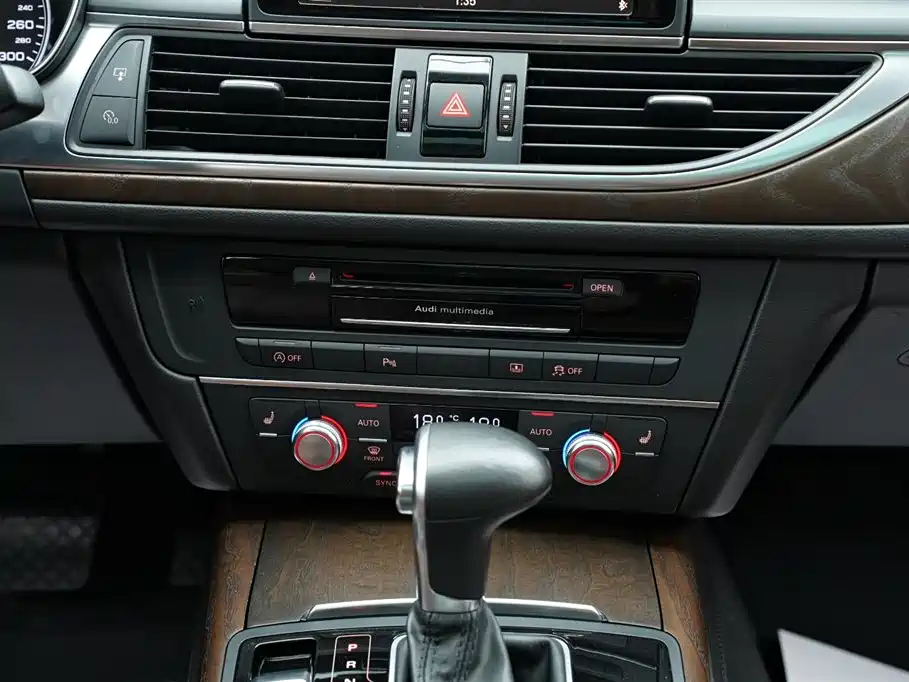 Audi A6L 2015 — фото 16