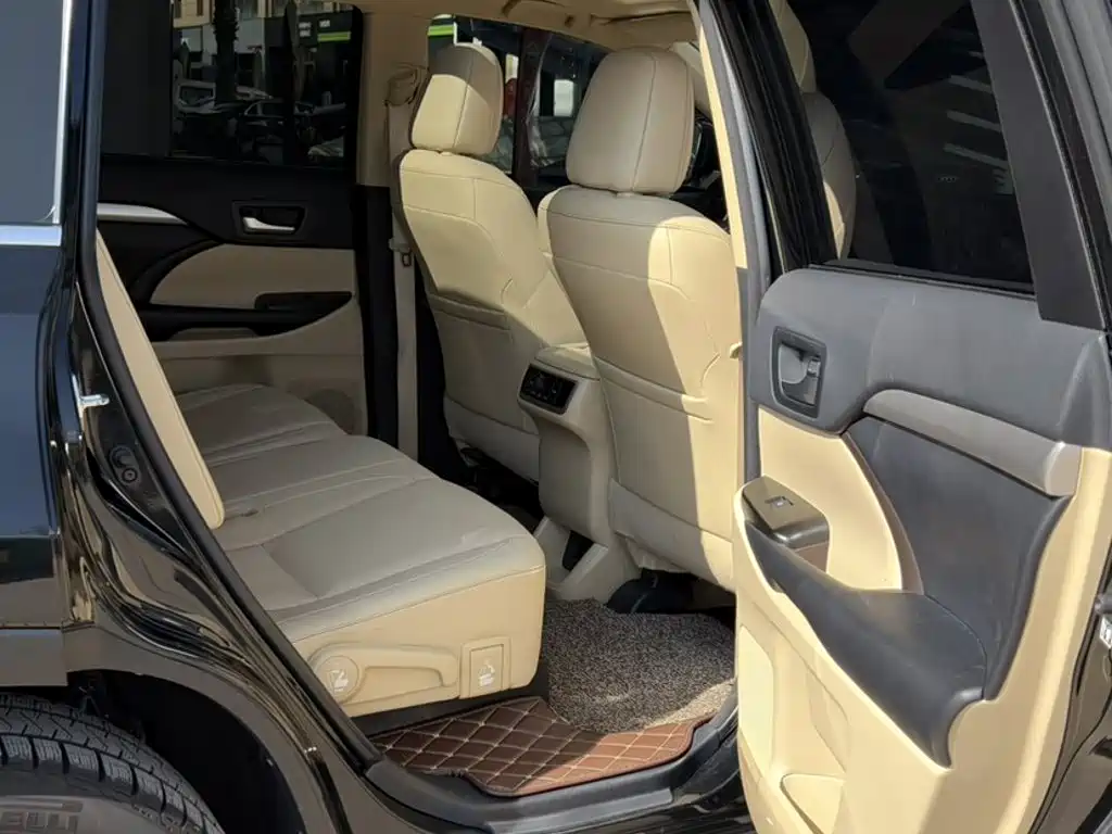 Toyota Highlander 2018 — фото 14