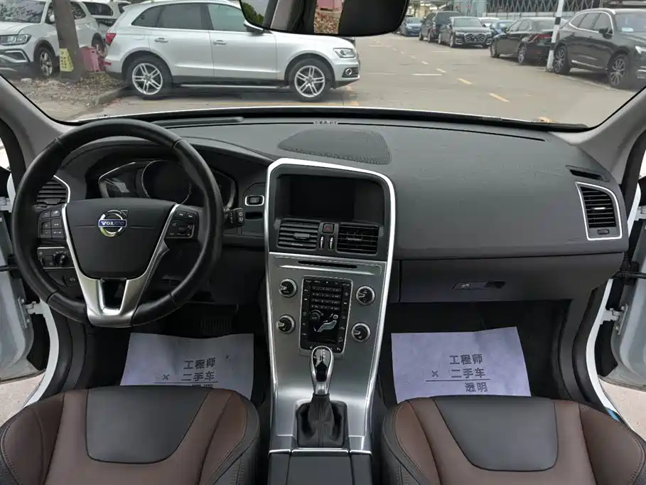 Volvo XC60 2017 — фото 9