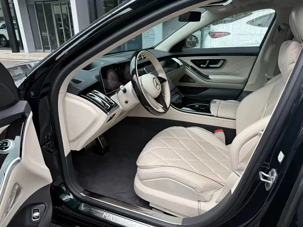 Mercedes-Benz S-Class 2024