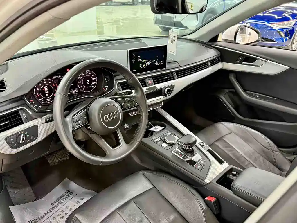 Audi A4L 2018 — фото 7