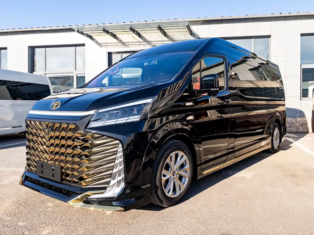 Toyota Hiace — фото 3