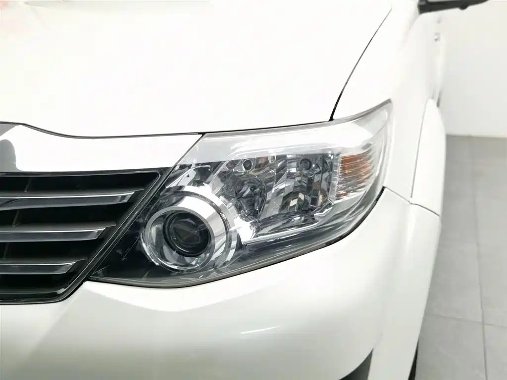 Toyota Fortuner 2016 — фото 6