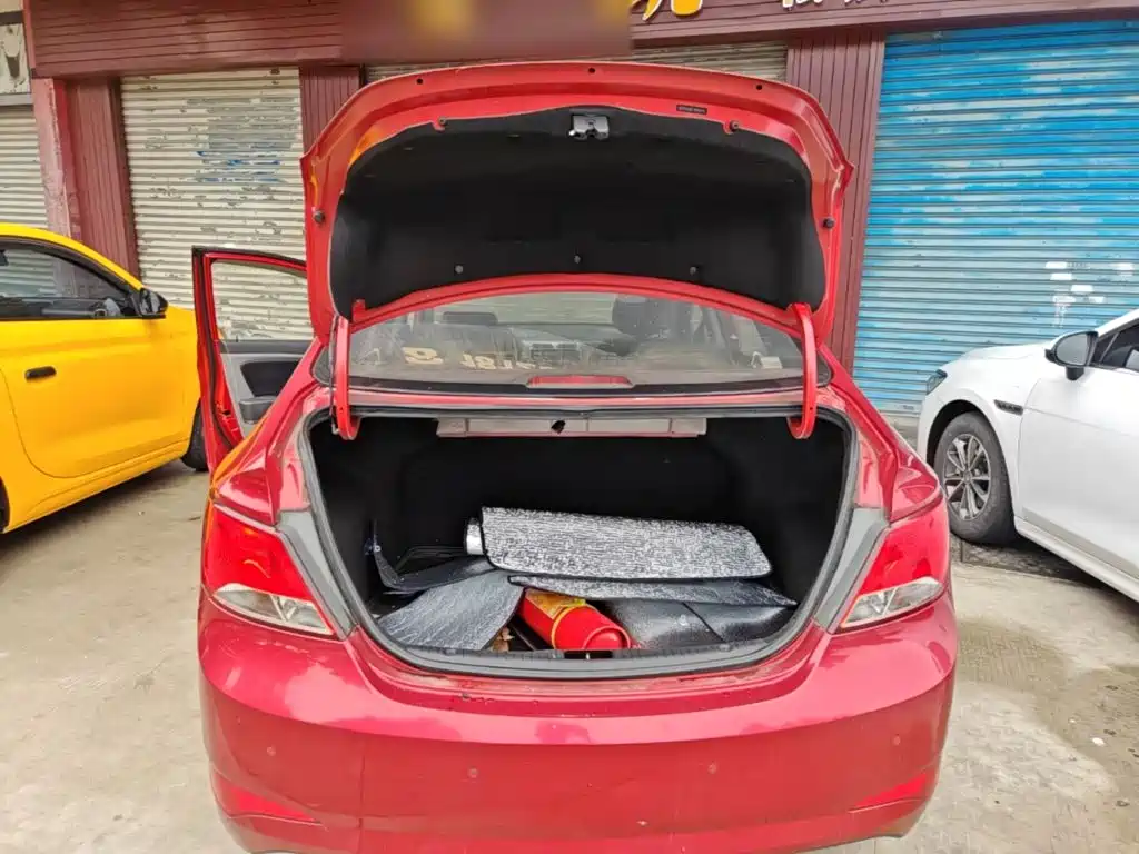 Hyundai Verna 2015 — фото 19
