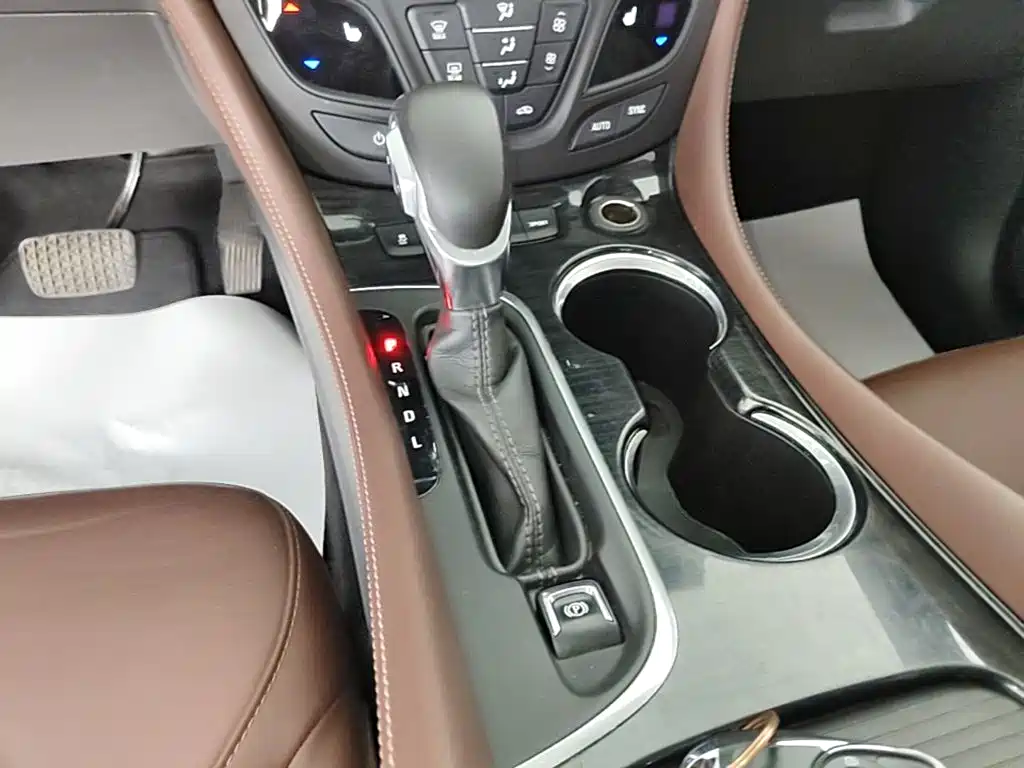 Buick Envision Plus 2018 — фото 14