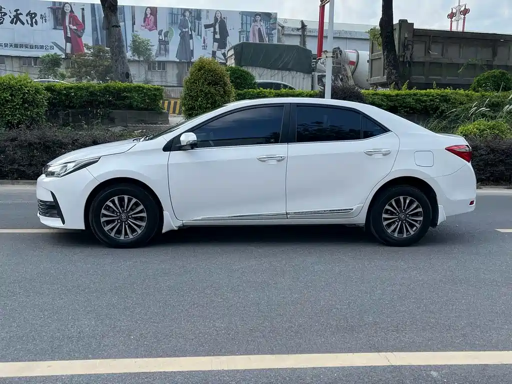 Toyota Corolla 2019 — фото 13