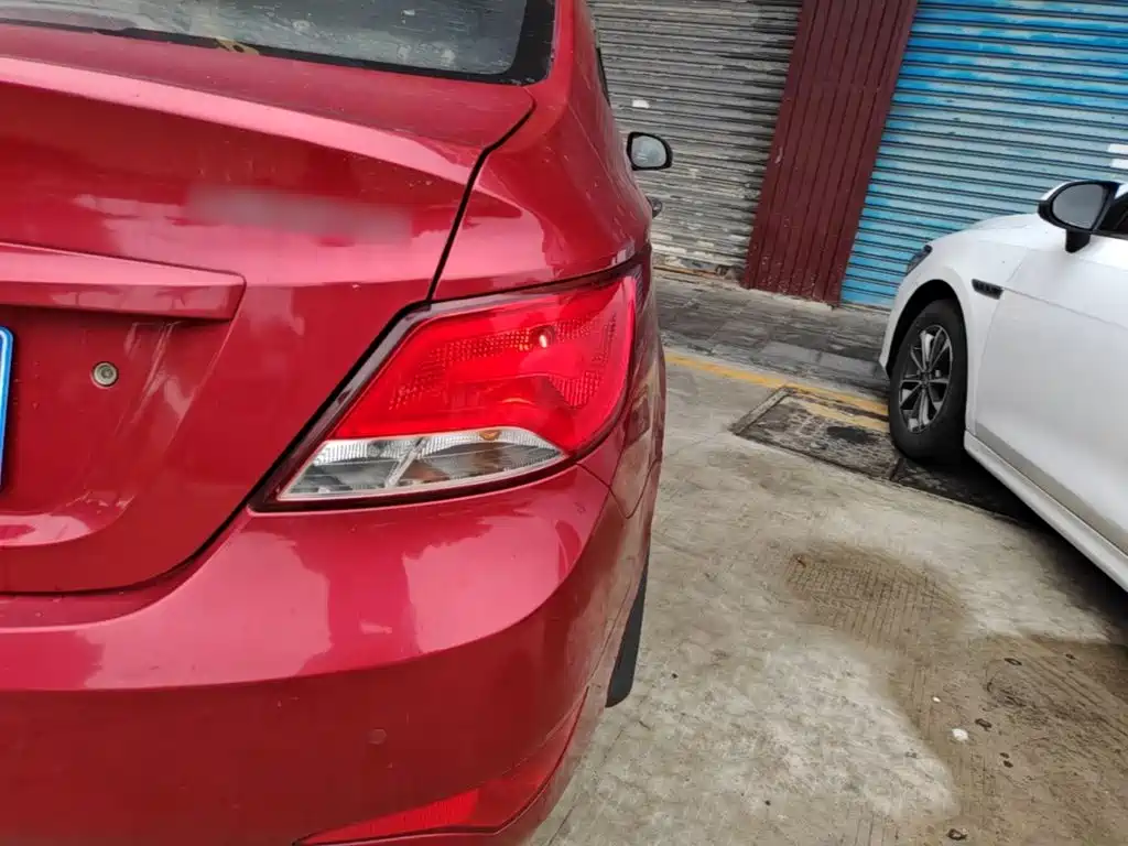 Hyundai Verna 2015 — фото 8