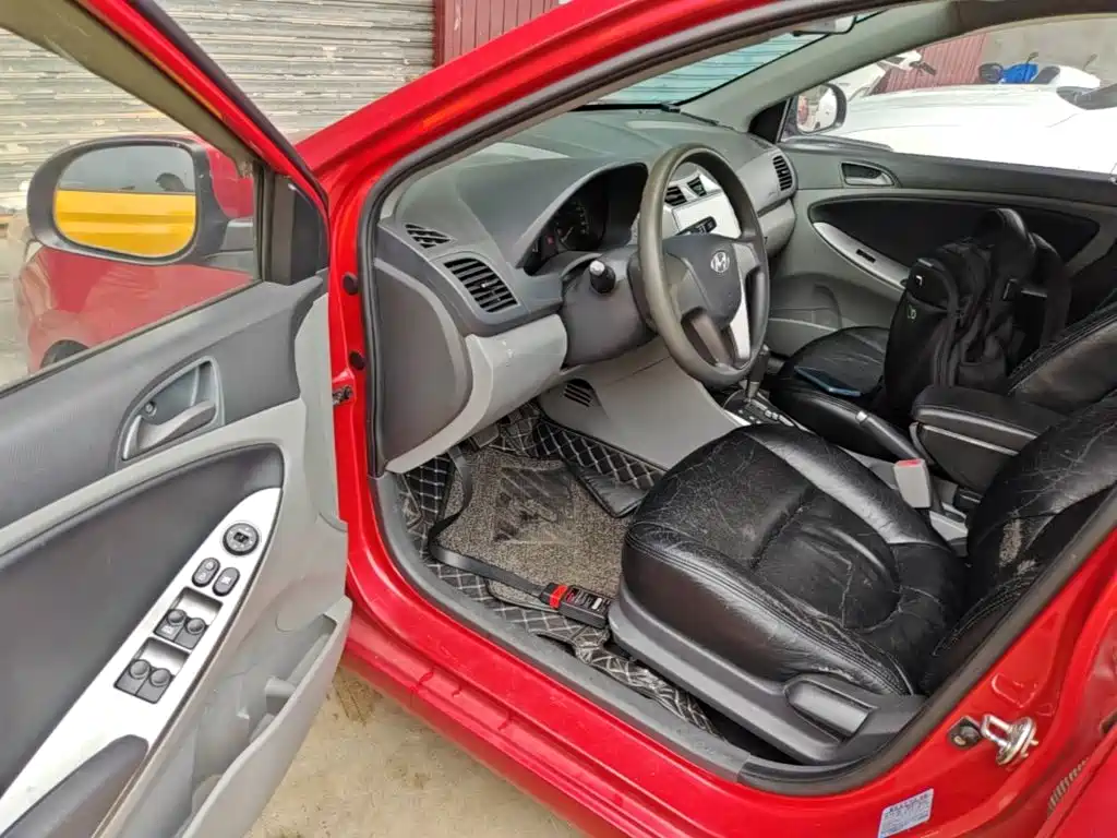 Hyundai Verna 2015 — фото 16