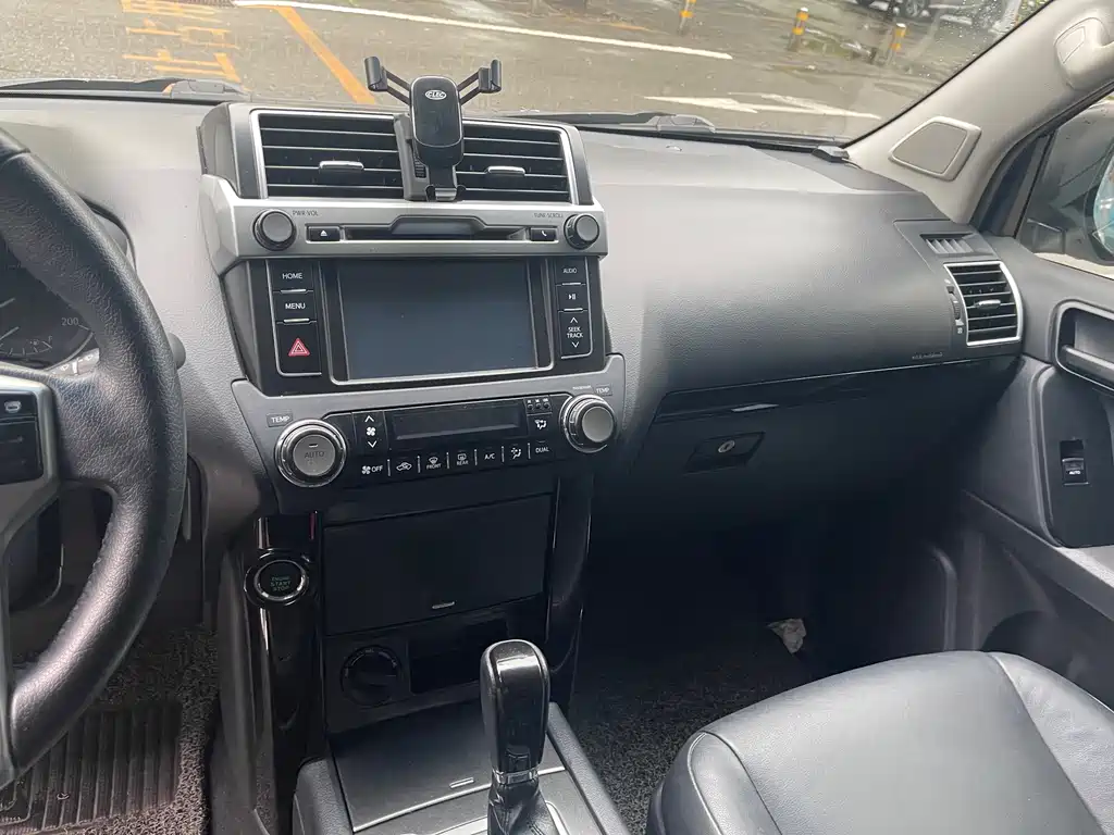 Toyota Prado 2017 — фото 17