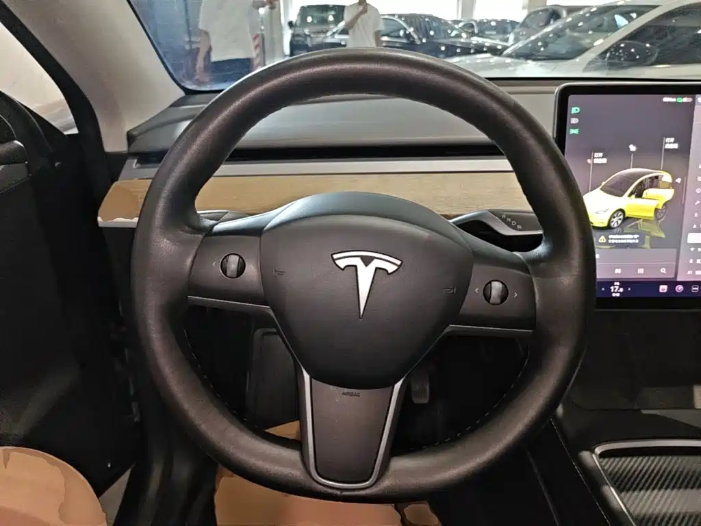 Tesla Model Y 2022 — фото 11