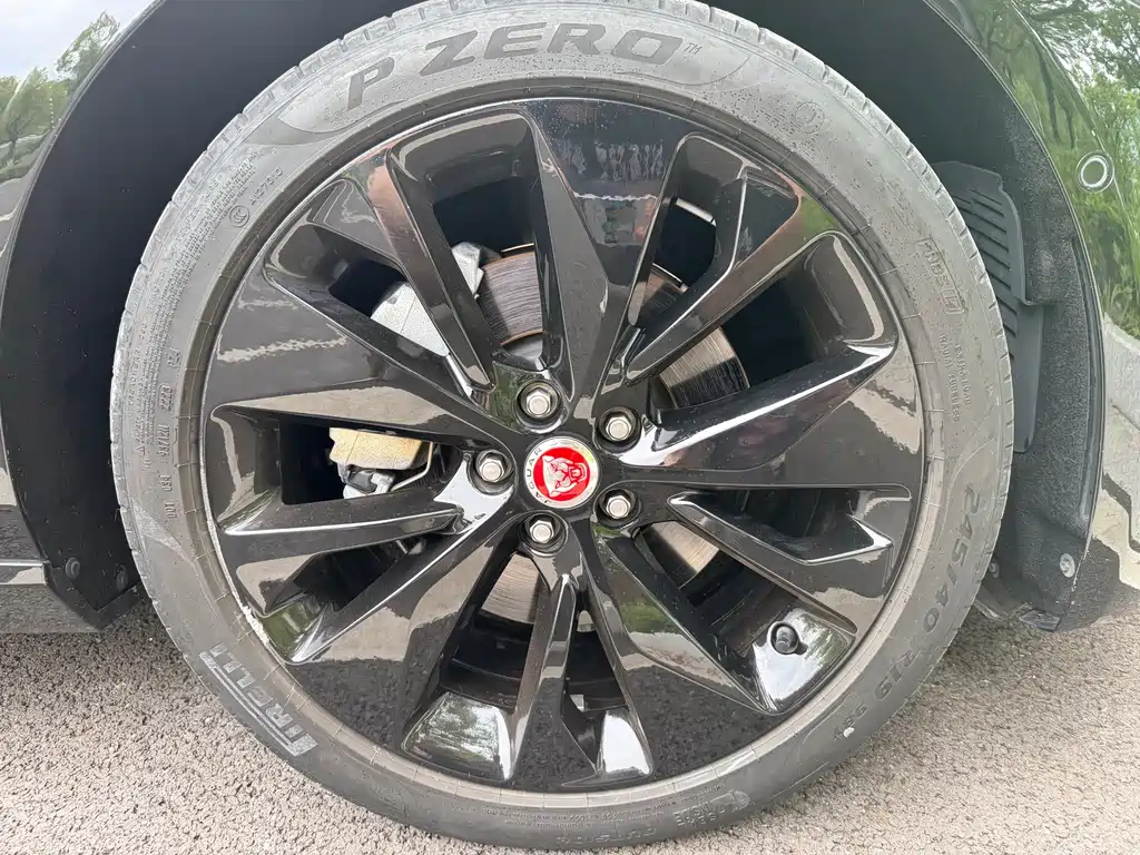 Jaguar XFL 2023 — фото 15