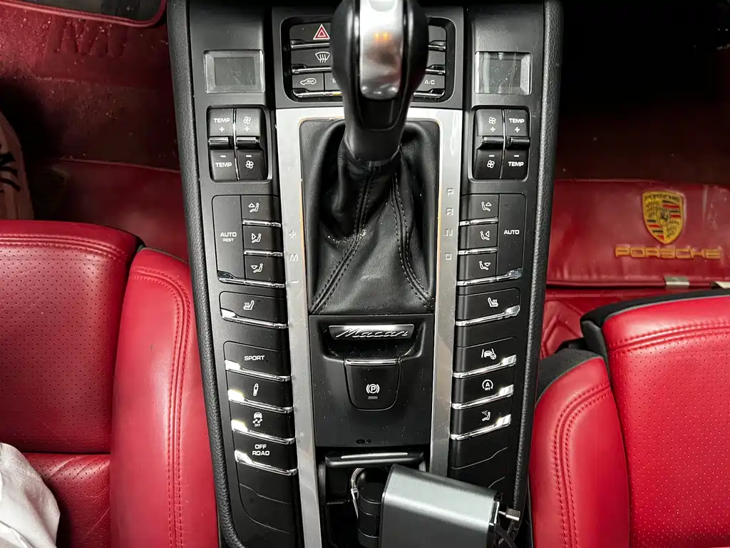 Porsche Macan 2021 — фото 13