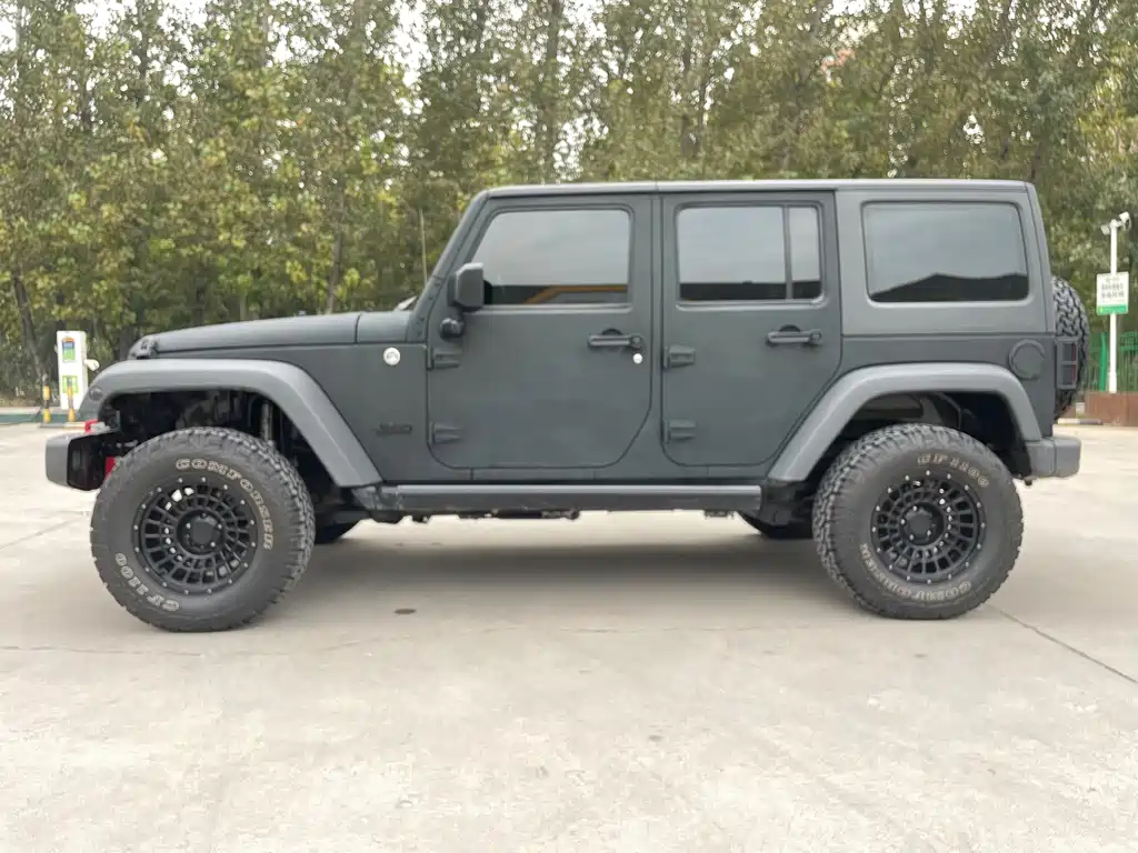 Jeep Wrangler 2017 — фото 8