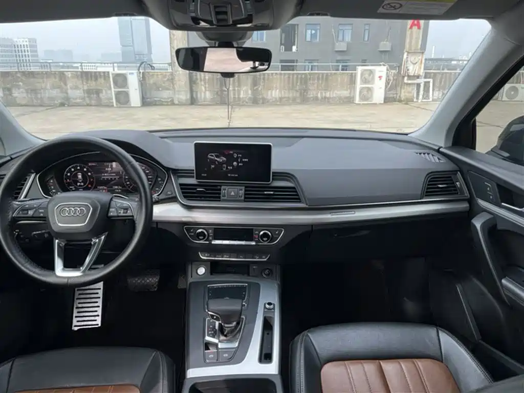 Audi Q5L 2020 — фото 24
