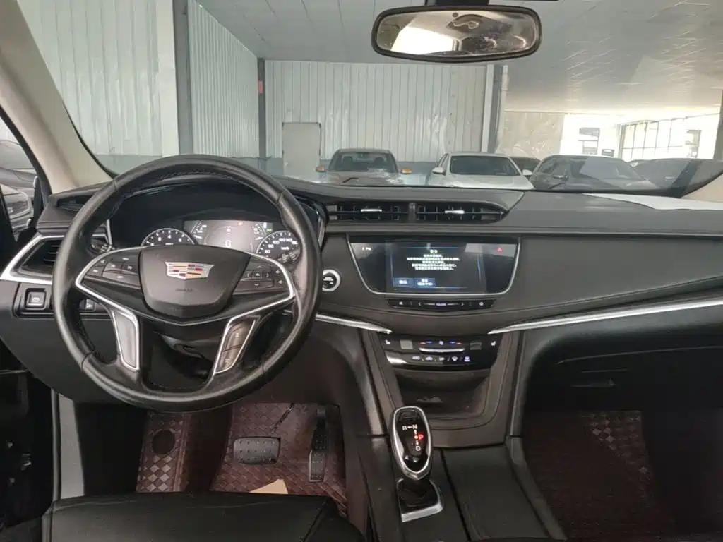 Cadillac XT5 2019 — фото 10