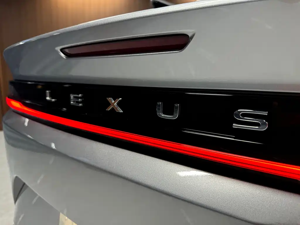 Lexus RZ 2023 — фото 15