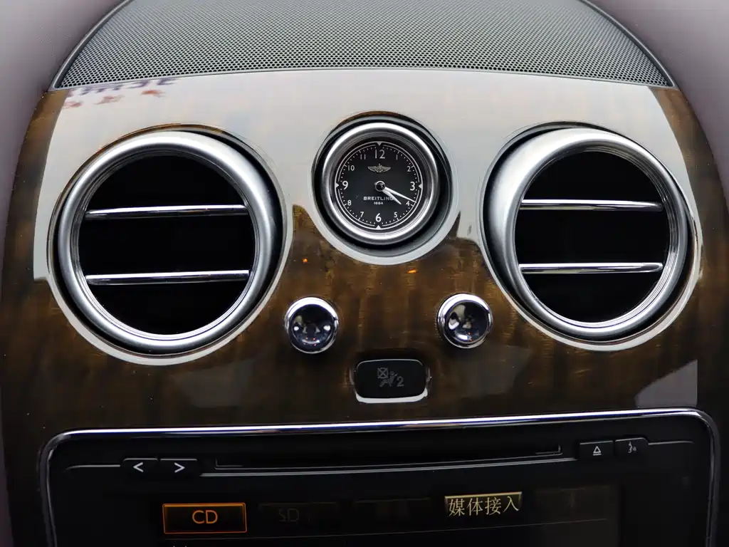 Bentley Flying Spur 2018 — фото 25
