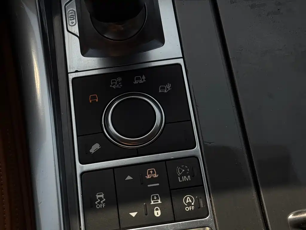 Land Rover Sport 2017 — фото 11