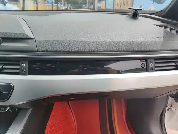 Audi A4L 2019