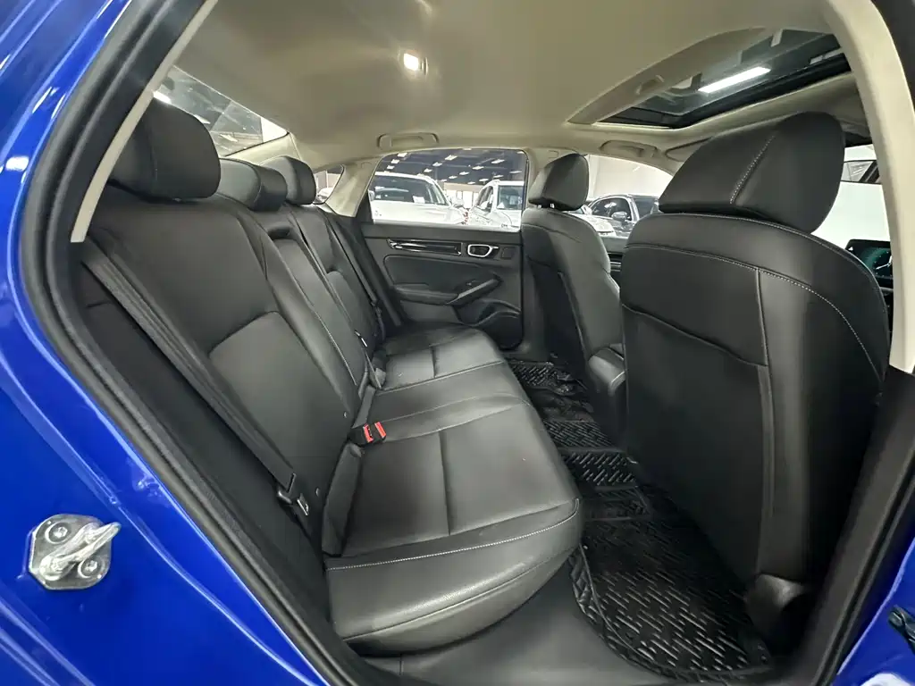 Honda Civic 2021 — фото 10