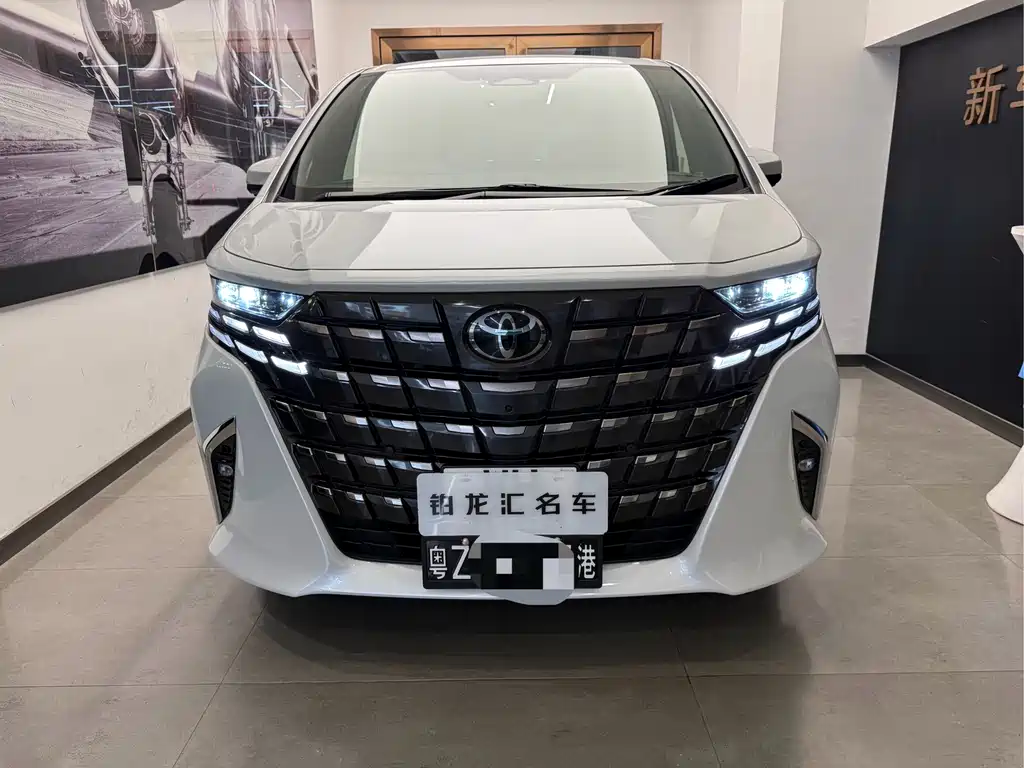 Toyota Alphard 2025