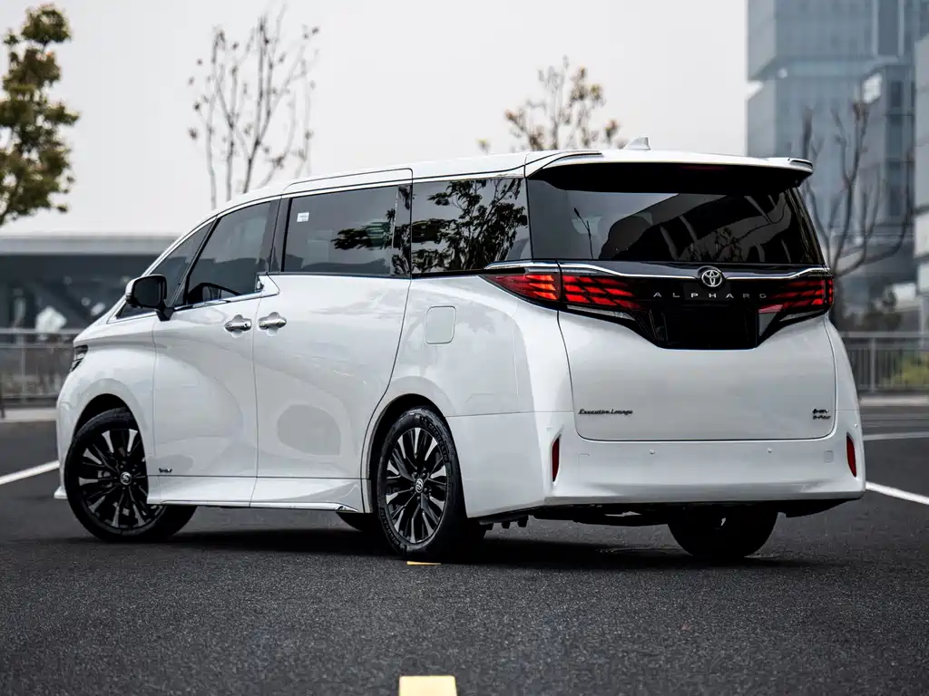 Toyota Alphard 2024 — фото 4