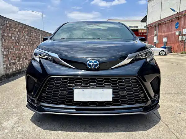 Toyota Granvia 2023