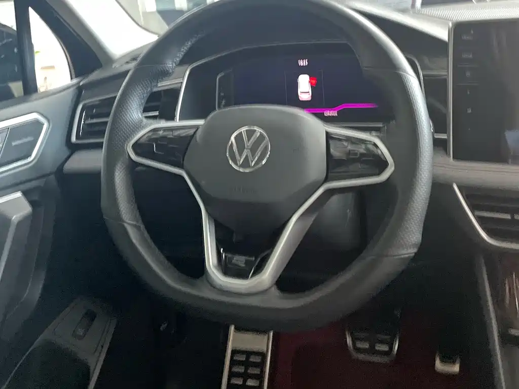 Volkswagen Tiguan L 2023 — фото 13