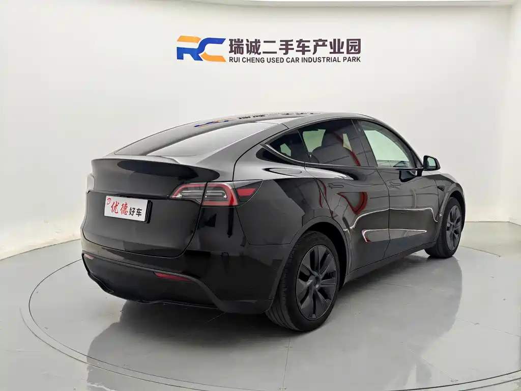 Tesla Model Y 2023 — фото 15