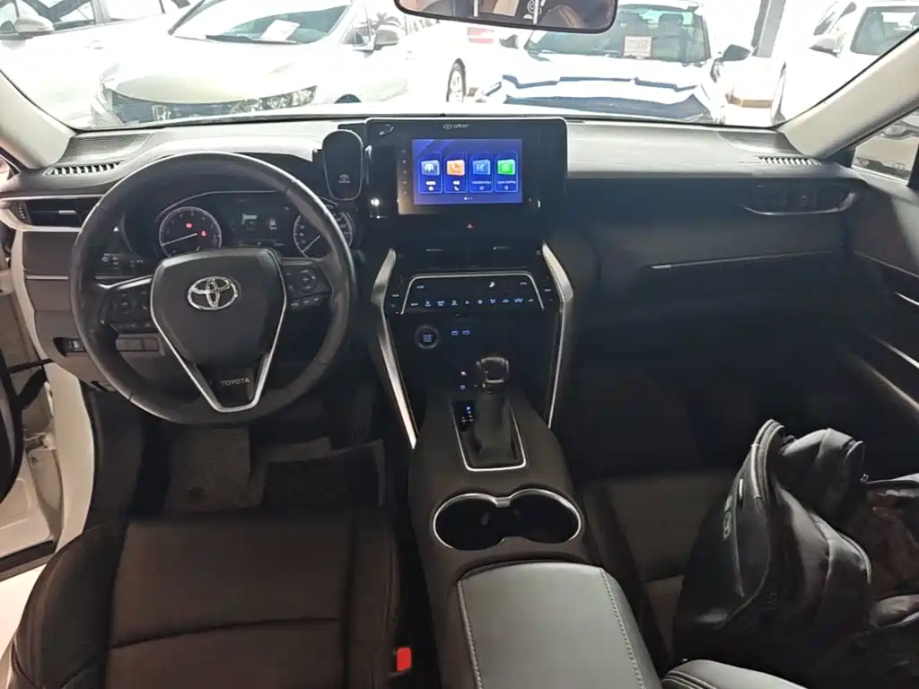 Toyota Harrier 2023 — фото 10