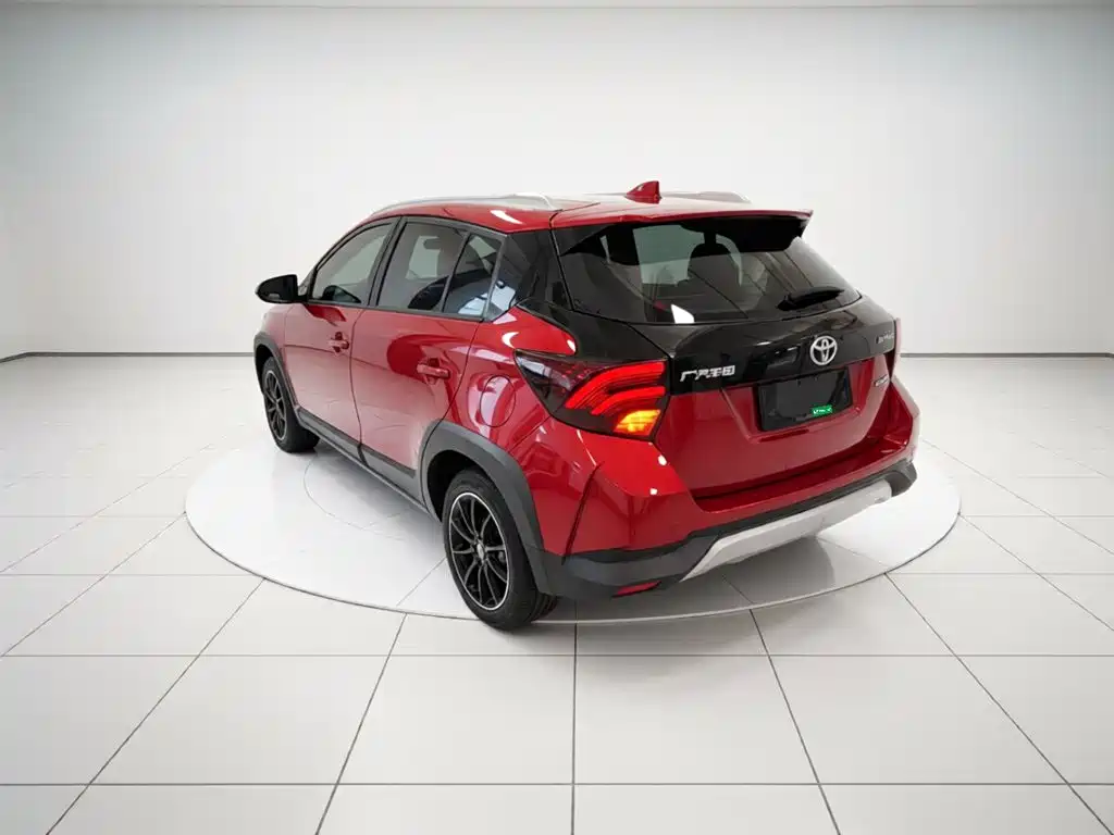 Toyota Yaris L 2021