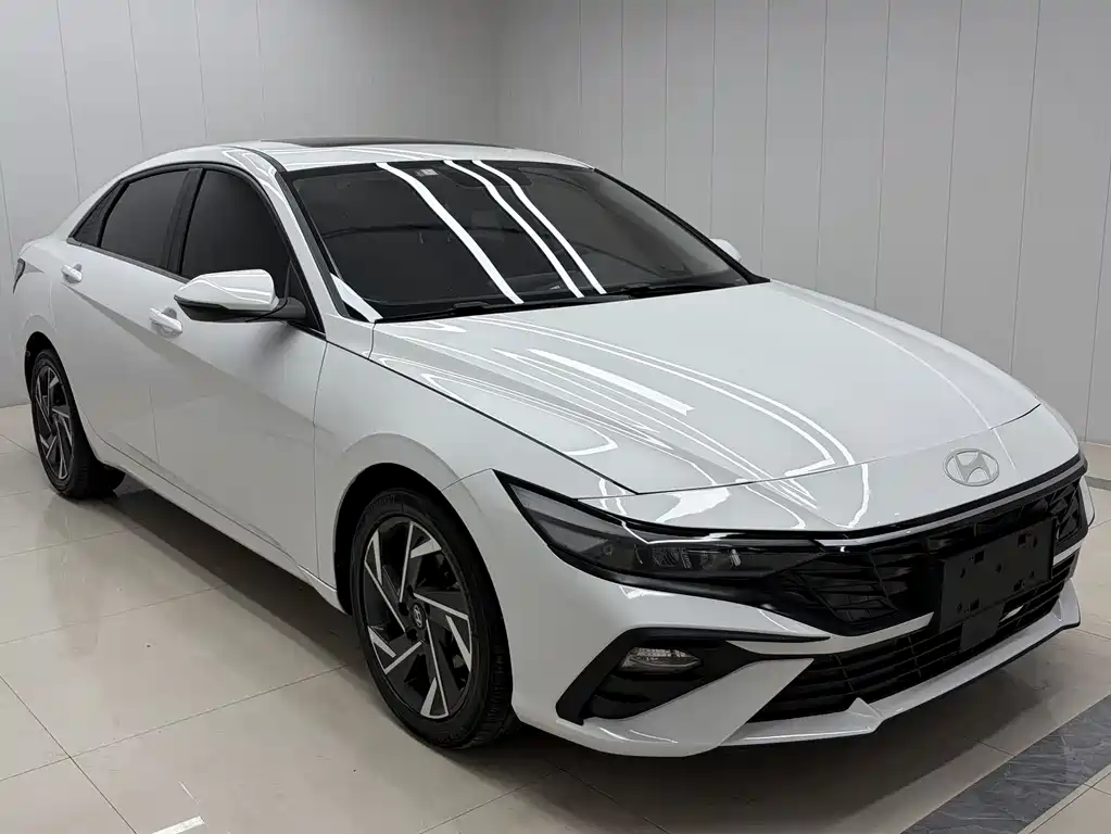 Hyundai Elantra 2023