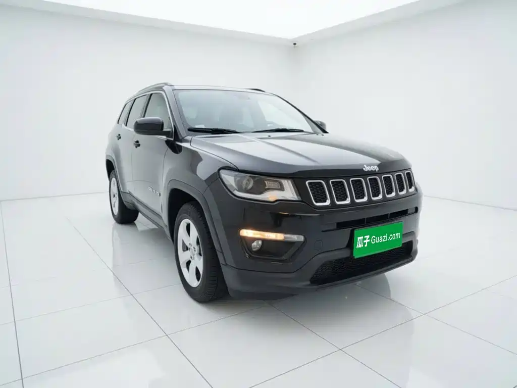 Jeep Compass 2018 — фото 23