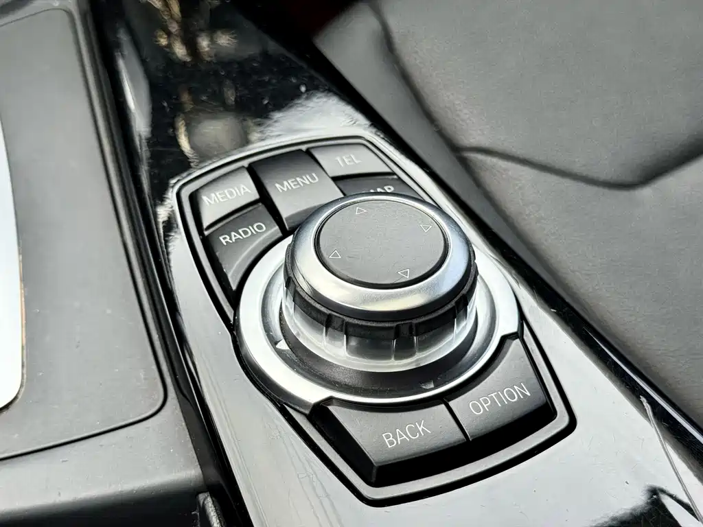 BMW 3 Series 2016 — фото 17