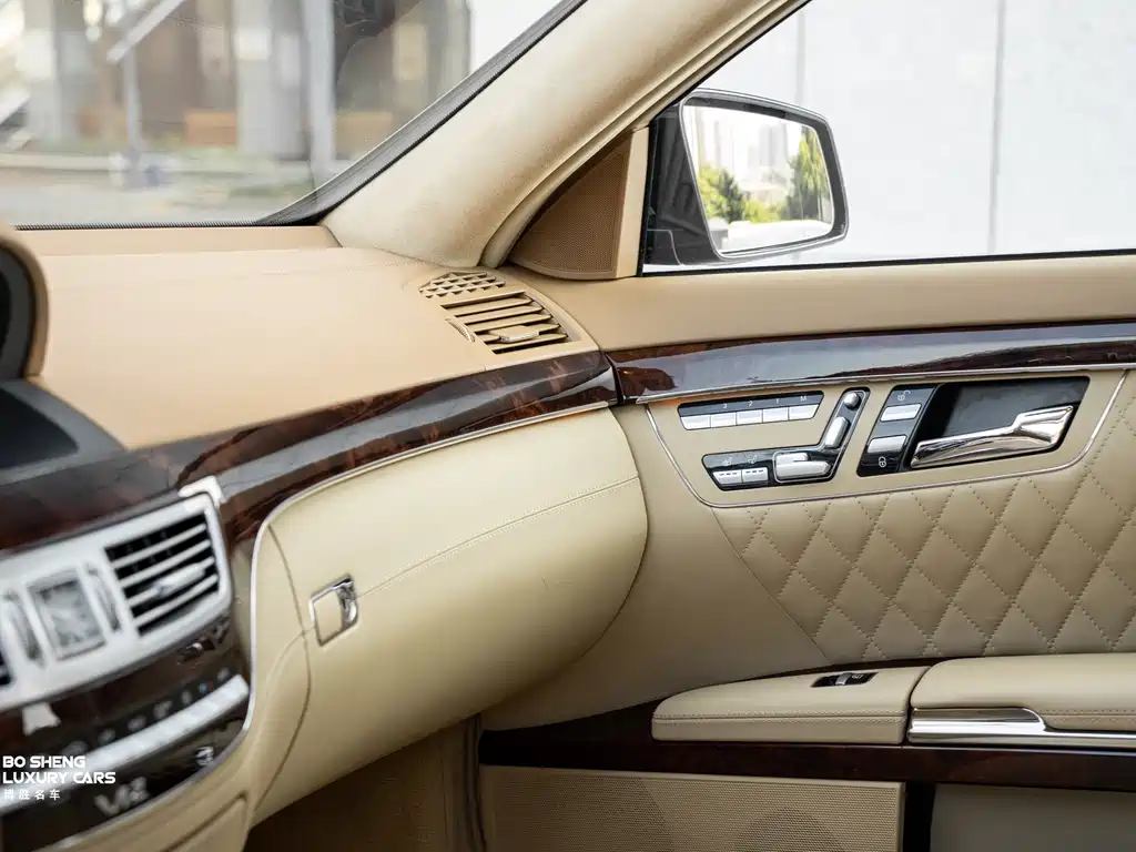 Mercedes-Benz S-Class AMG 2010 — фото 17