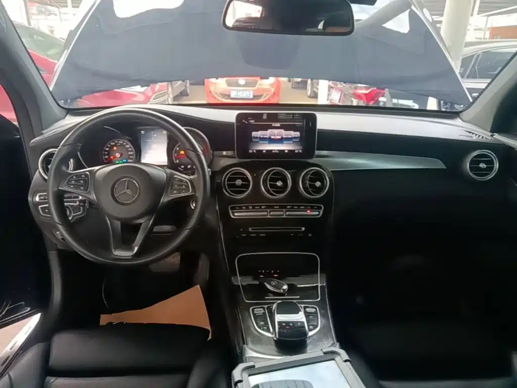 Mercedes-Benz GLC 2016 — фото 10