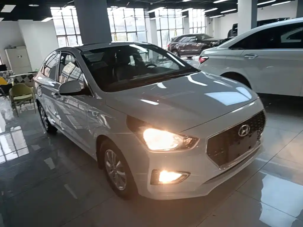 Hyundai Accent 2018 — фото 4