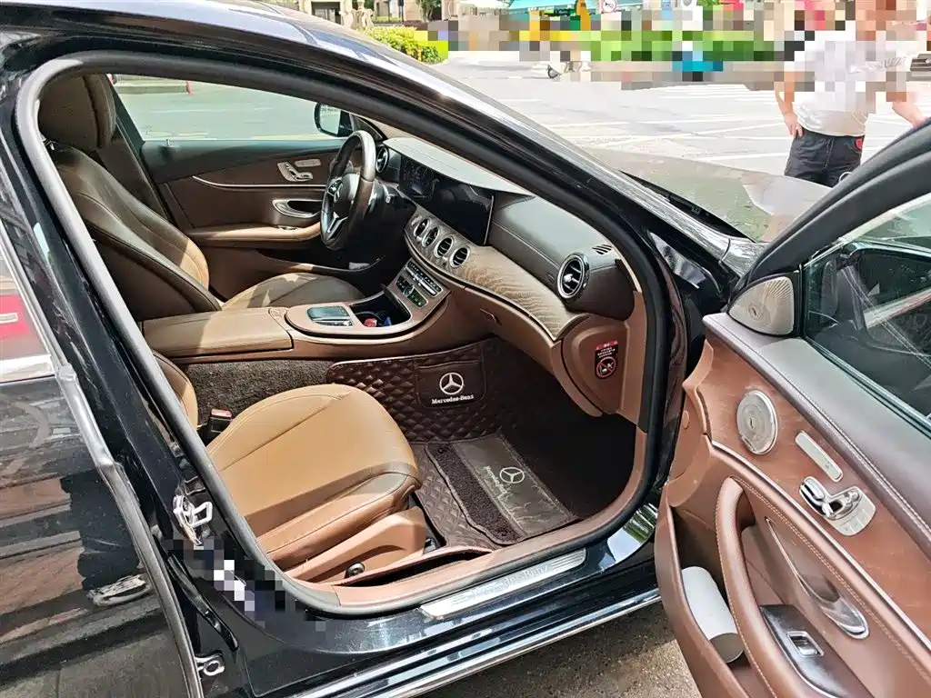 Mercedes-Benz E-Class 2019 — фото 20