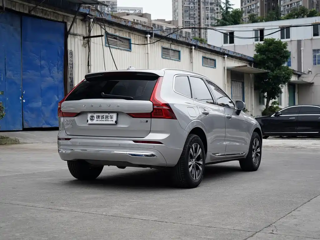 Volvo XC60 2022 — фото 15