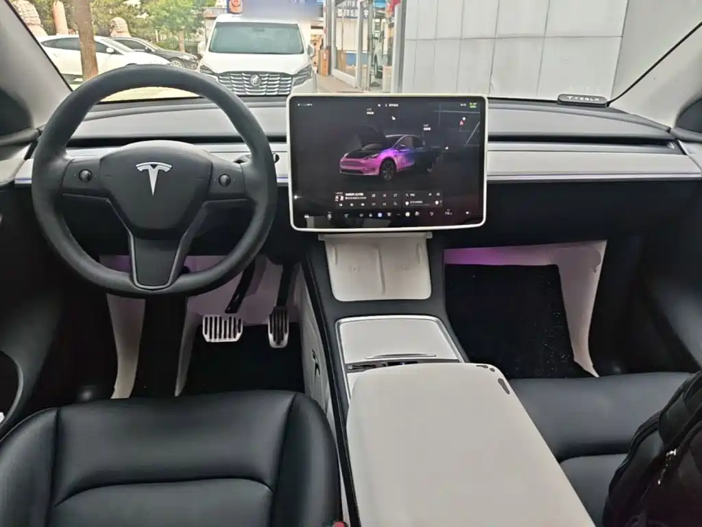 Tesla Model Y 2023 — фото 10