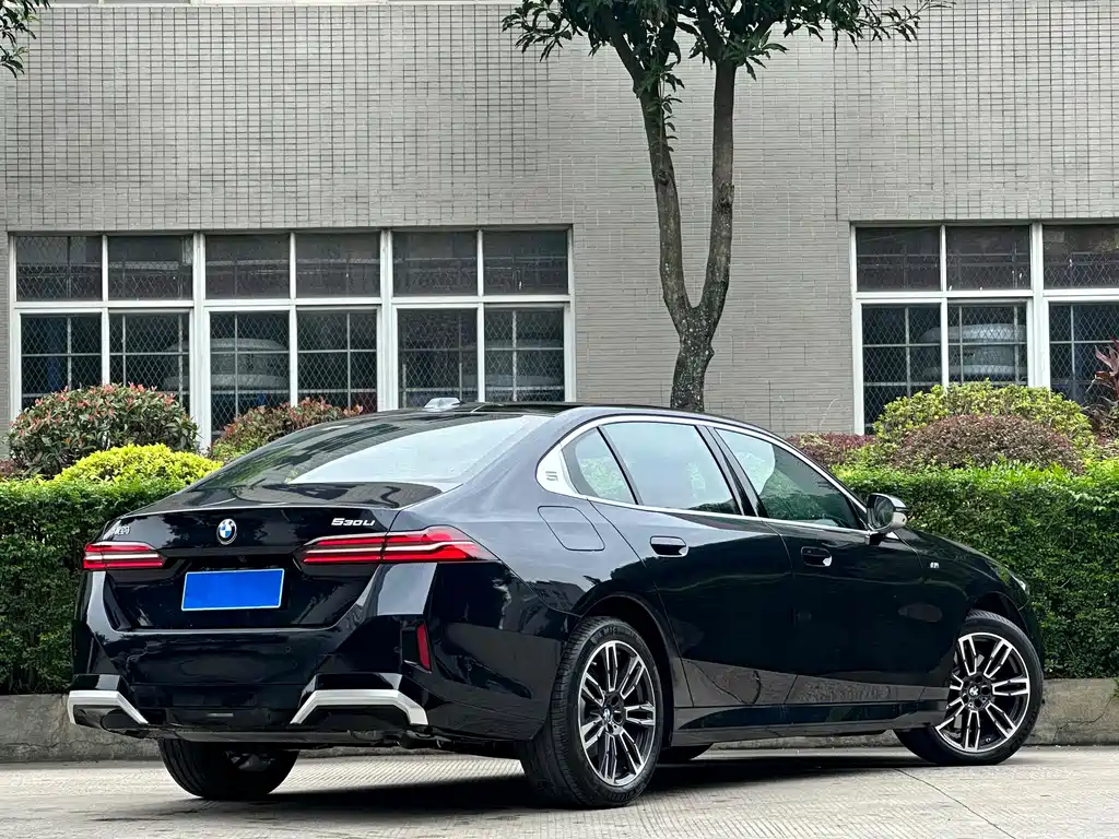 BMW 5 Series 2024