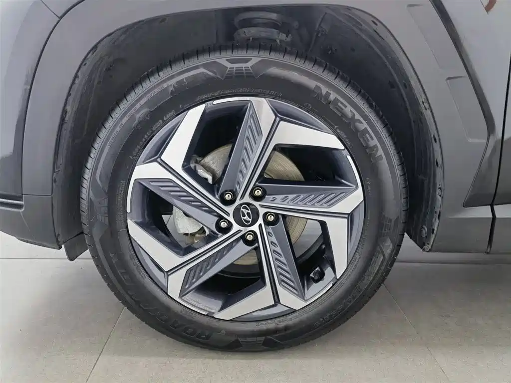 Hyundai Tucson 2023 — фото 17