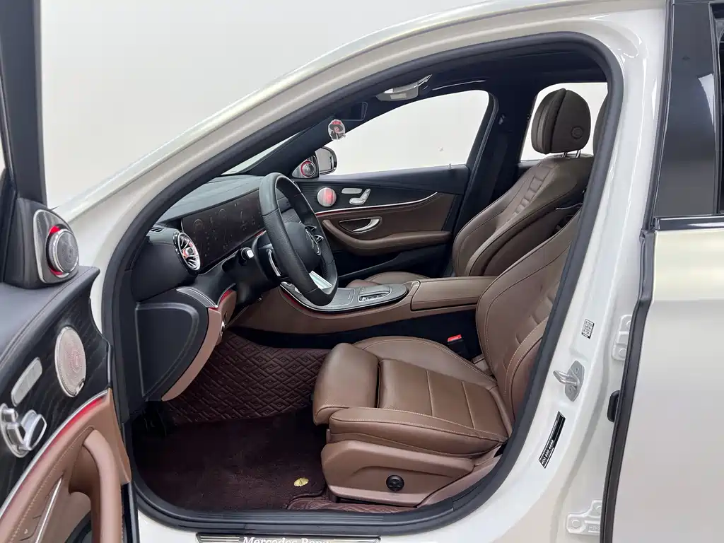 Mercedes-Benz E-Class 2022 — фото 16