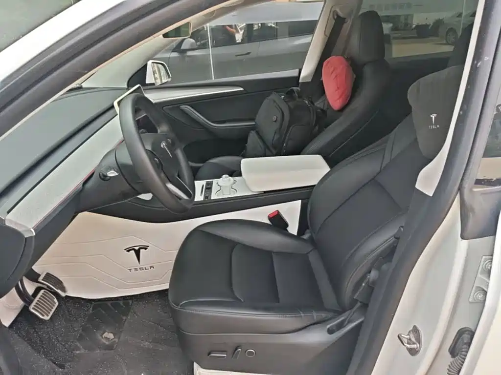 Tesla Model Y 2023 — фото 15