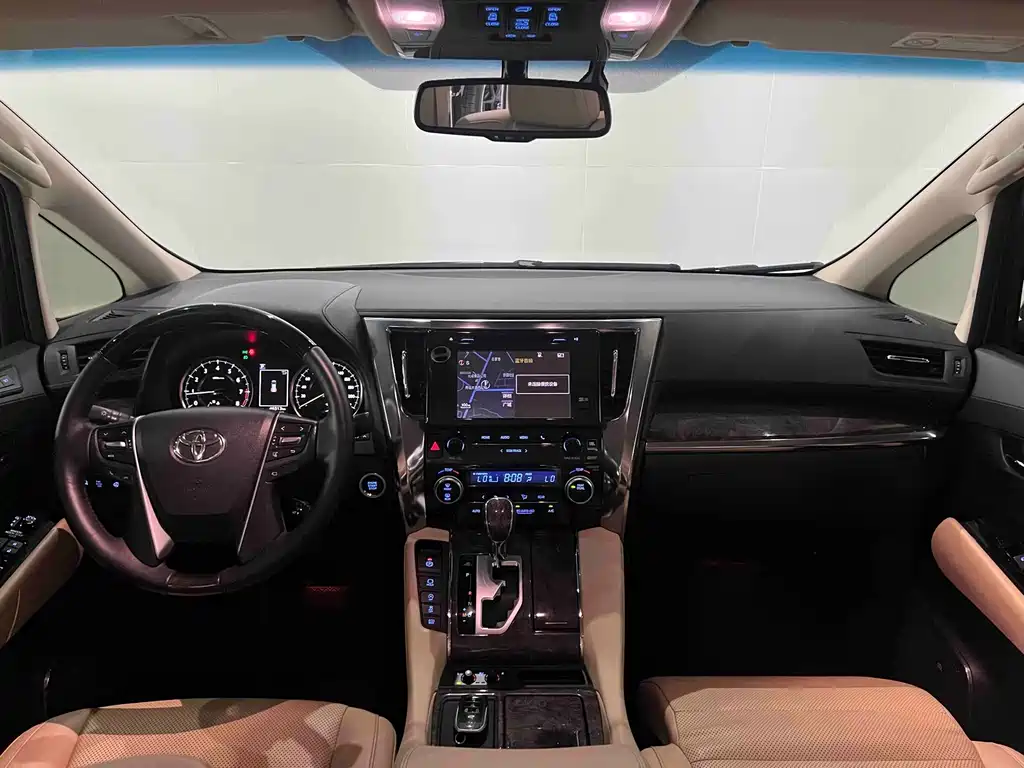Toyota Alphard 2018 — фото 33